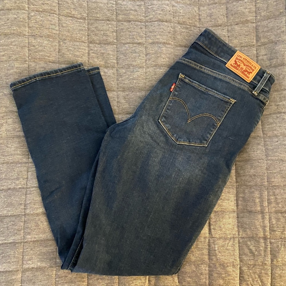 Levi Ladies Skinny Jean Size 12